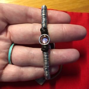 NWT Bracelet with rose crystal — UNO de 50